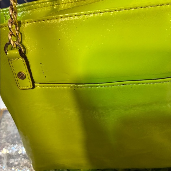 Micheal Kors Lime Green Tote Bag - Picture 7 of 13